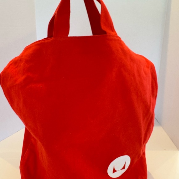 Herman Miller Red Canvas Tote with handles & adjustable shoulder strap.  New - Picture 11 of 12